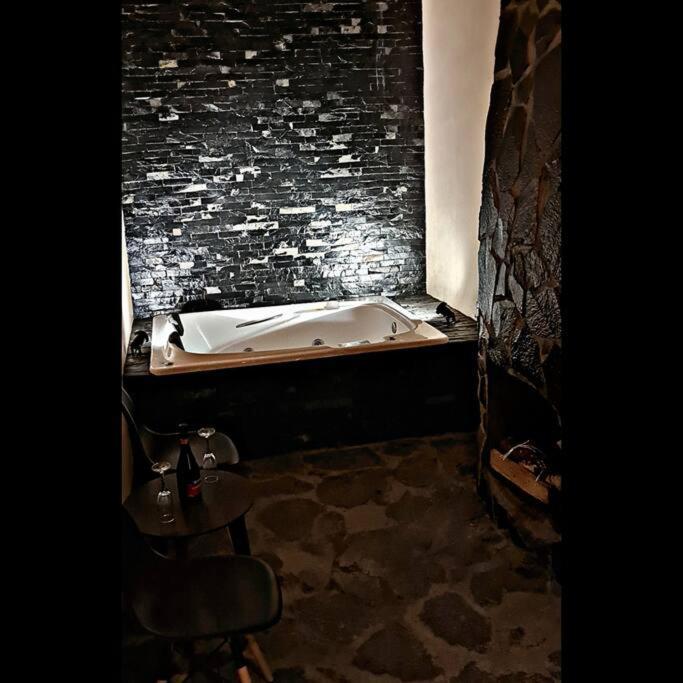 דירות No 1 Loft Jacuzzi מסמיטלה מראה חיצוני תמונה
