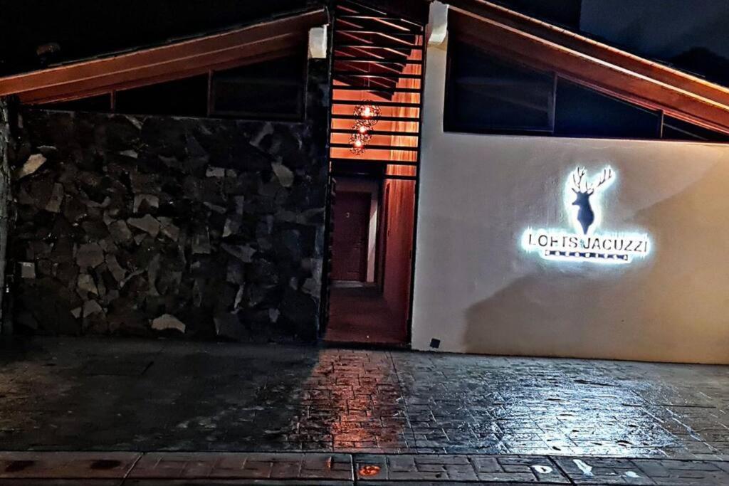 דירות No 1 Loft Jacuzzi מסמיטלה מראה חיצוני תמונה